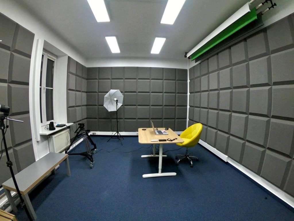 Jak wybrać system audiowizualny do sali konferencyjnej? 7 kluczowych aspektów, które musisz znać 8 IMG 0422