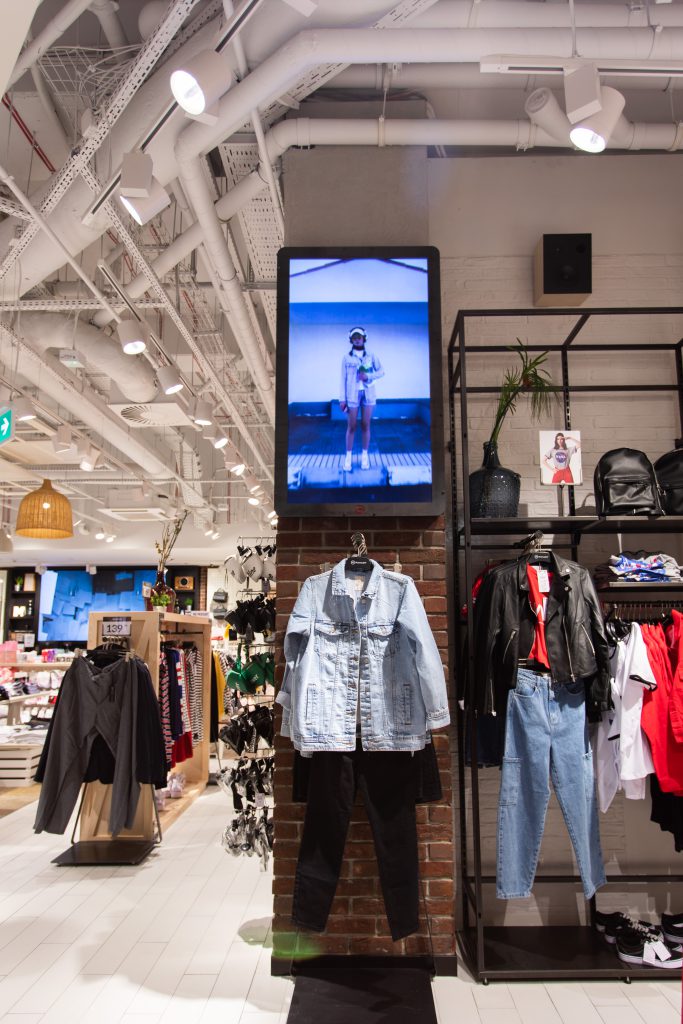 Przyszłość Digital Signage – trendy i prognozy 9 5 579A2908