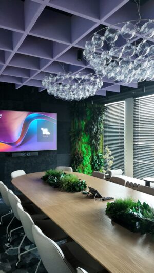 Native Room Systems vs BYOD: Jak uniknąć ukrytych kosztów i długu technologicznego w 2026 roku? 1 DJI 20240607121530 0001 D 1